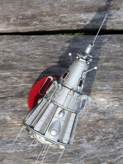 Сборная модель Red Iron Models Советский ИСЗ Спутник-3, 1/35 - RIM35043