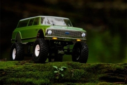 Модель для трофи Vaterra 1972 Chevy Suburban Ascender-S 4WD RTR 1:10